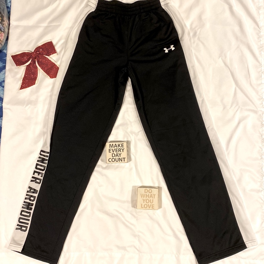 Youth Under Armour sweatpants
